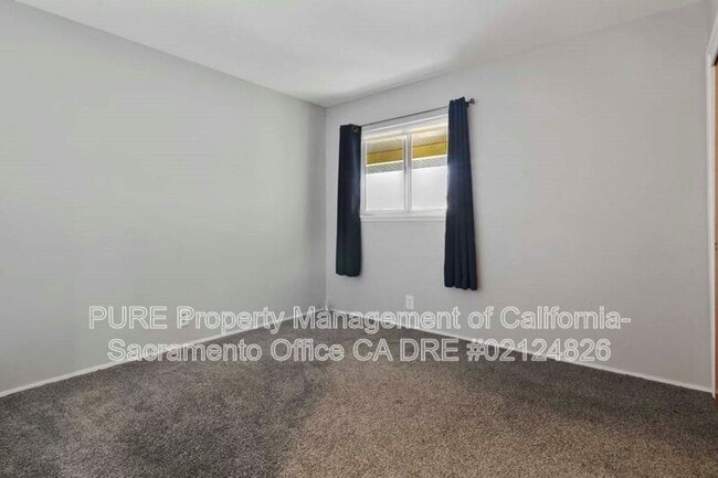 Building Photo - 8916 Fashion Dr