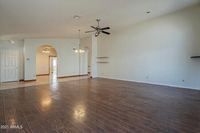 Building Photo - 8844 W Cavalier Dr