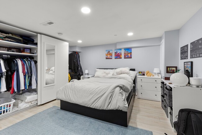 Building Photo - 32 Cameron Ave