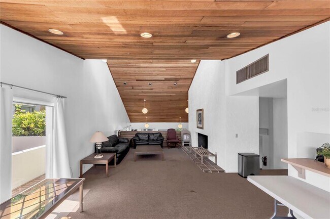 Building Photo - 4114 Pinelake Ln