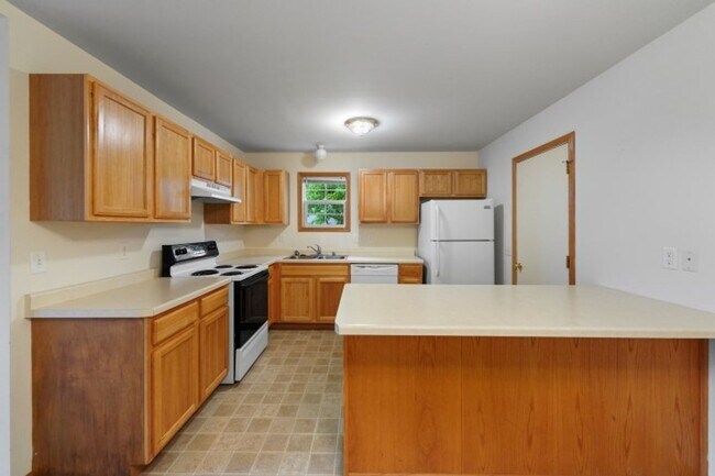 Building Photo - 612-614 Meadow View Rd