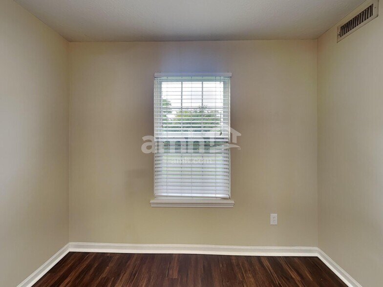 Building Photo - 13943 Wakefield Pl