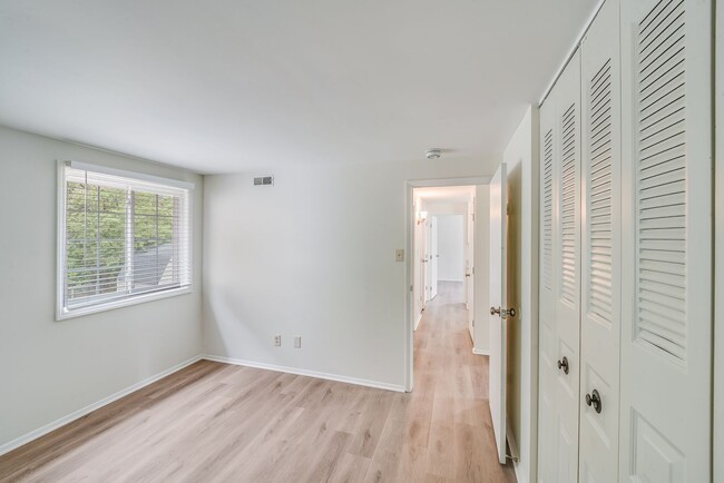 Building Photo - Fully Renovated 2BR Home with New Deck & L...