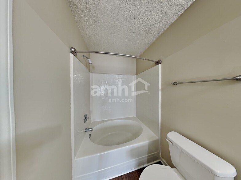 Building Photo - 4718 Winterberry Ln