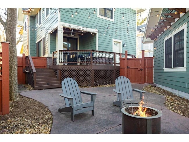 Building Photo - 2012 W Laurel Ave