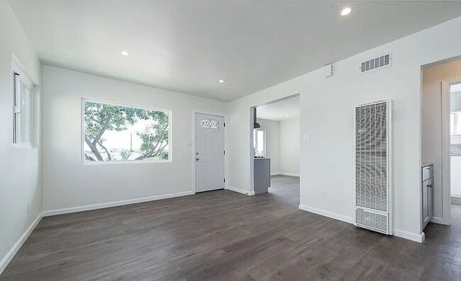 Building Photo - 7142-7144 Mohawk St