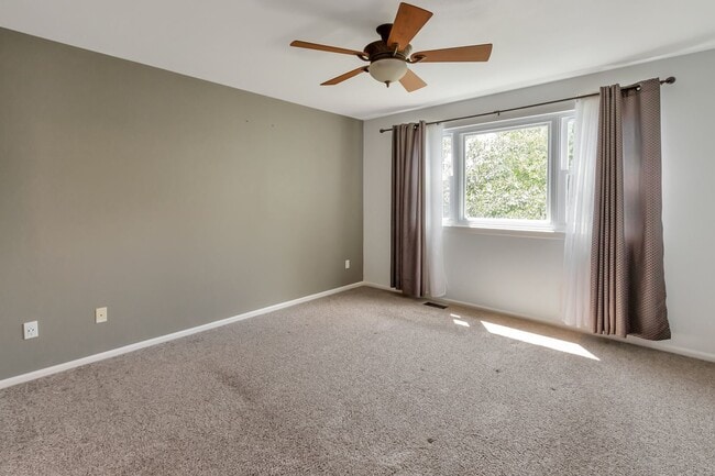 Building Photo - Charming 4 Bedroom 3 Bath in Highlands Ranch!