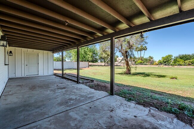 Building Photo - 834 N Constellation Way