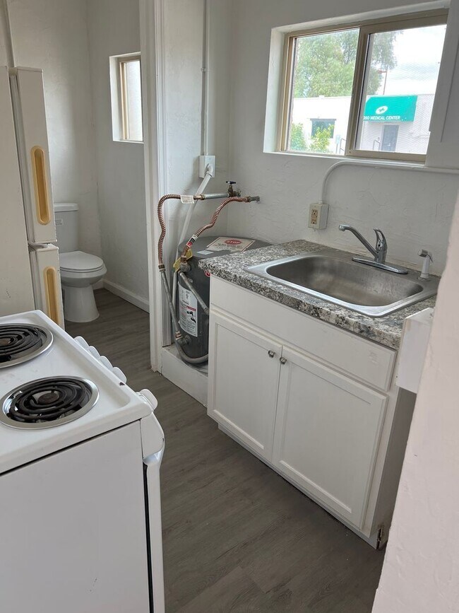 Building Photo - 2309 S 4th Ave