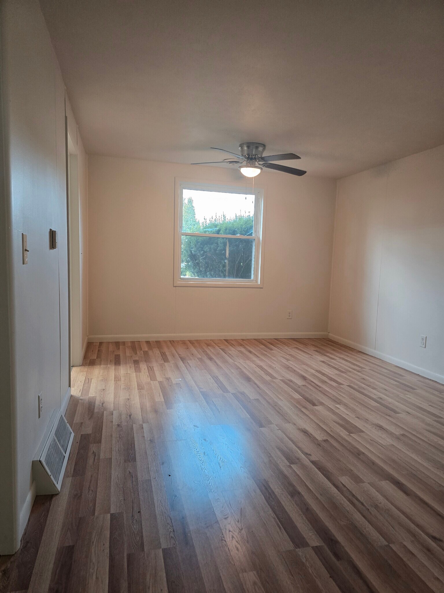 Living room - 168 Sackett Rd