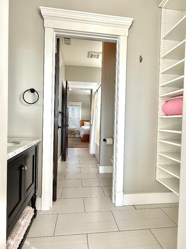 Building Photo - 760 Beachwood Ct