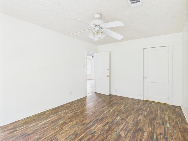 Building Photo - 138 Watson St