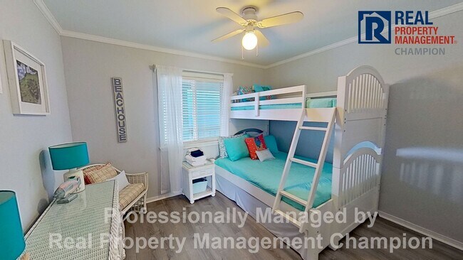 Building Photo - Year Round Fully Furnished Ocean View Condo on Carolina Beach