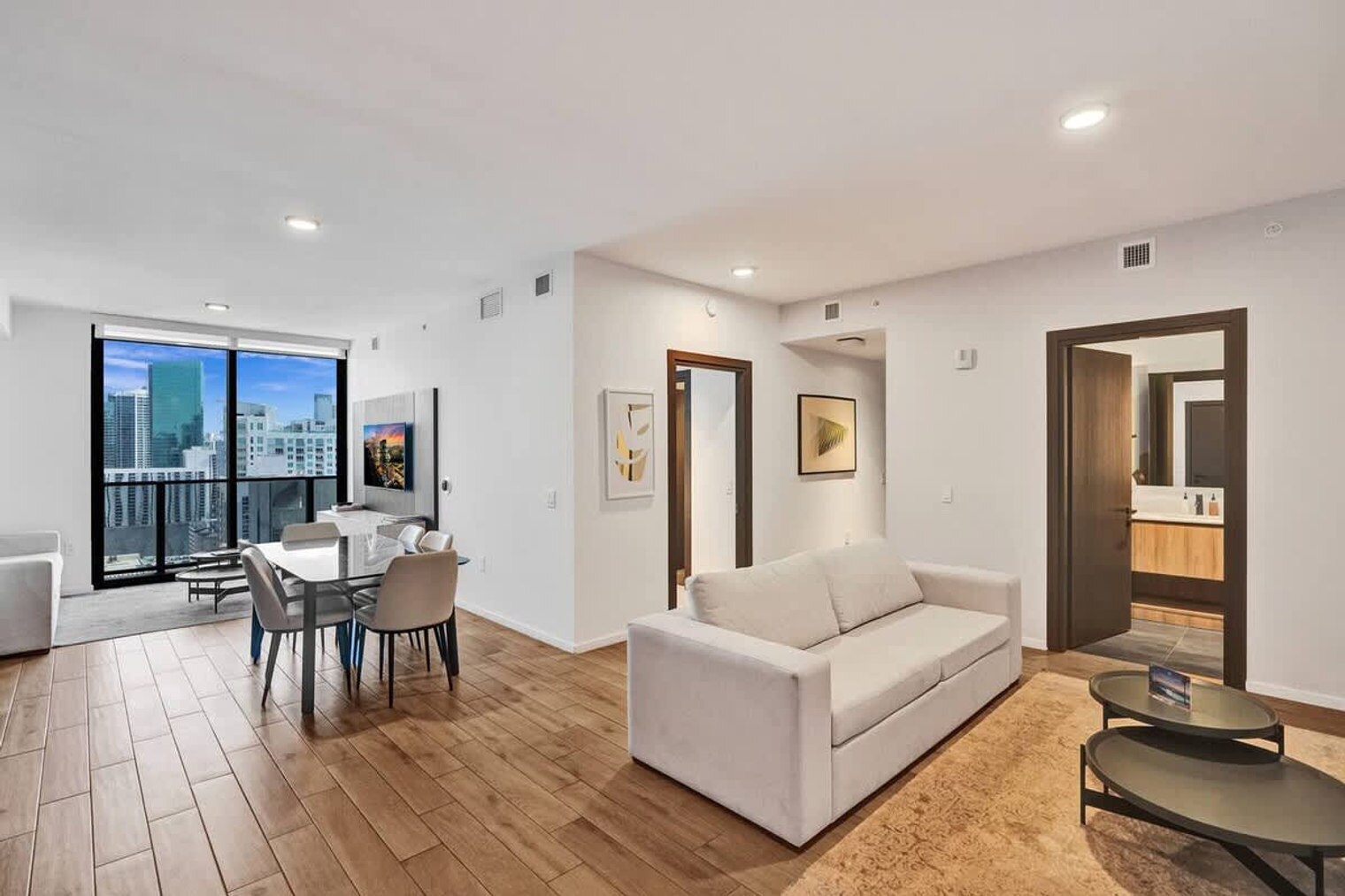 Building Photo - 398 NE 5th St