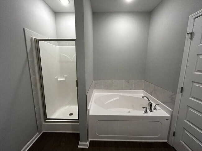 Building Photo - 1400 Pipeline Ave