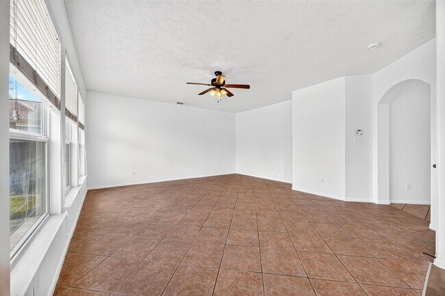 Building Photo - 19246 Hopeview Ct