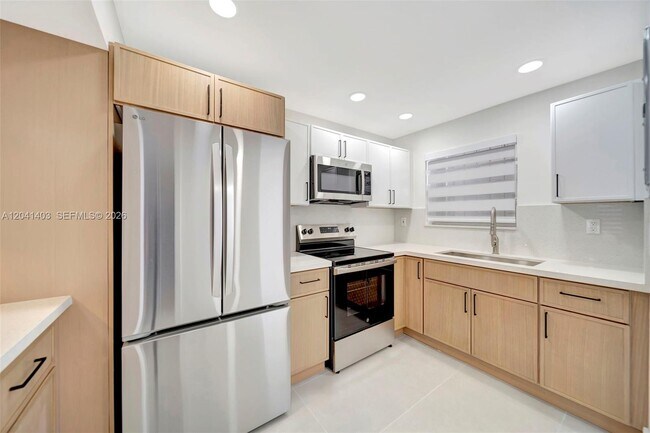 Building Photo - 1083 W 38th St