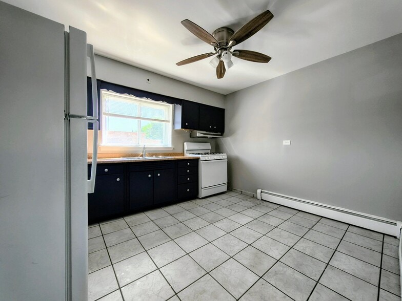 Building Photo - 1601 S 58th Ave