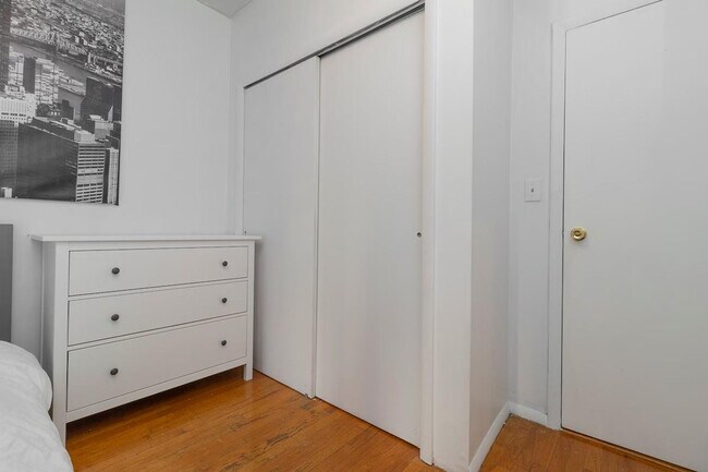 Building Photo - 1213 Park Ave