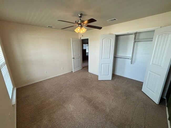 Building Photo - 3 bed 2 bath 2 car garage in Lone Star Trails!