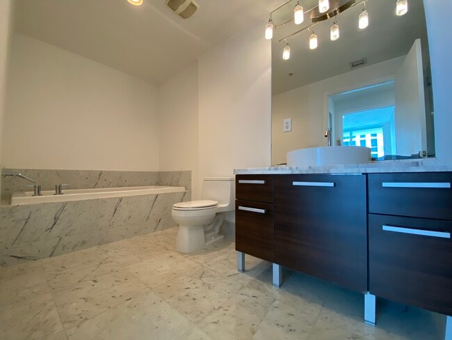 Building Photo - 253 NE 2nd St