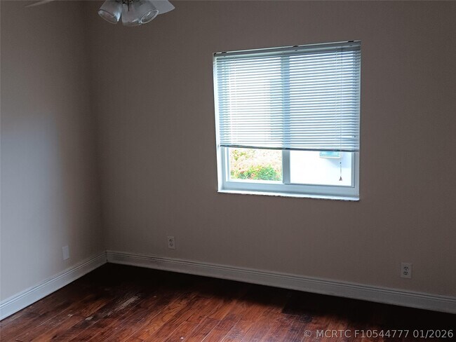 Building Photo - 1306 SW 44th Terrace
