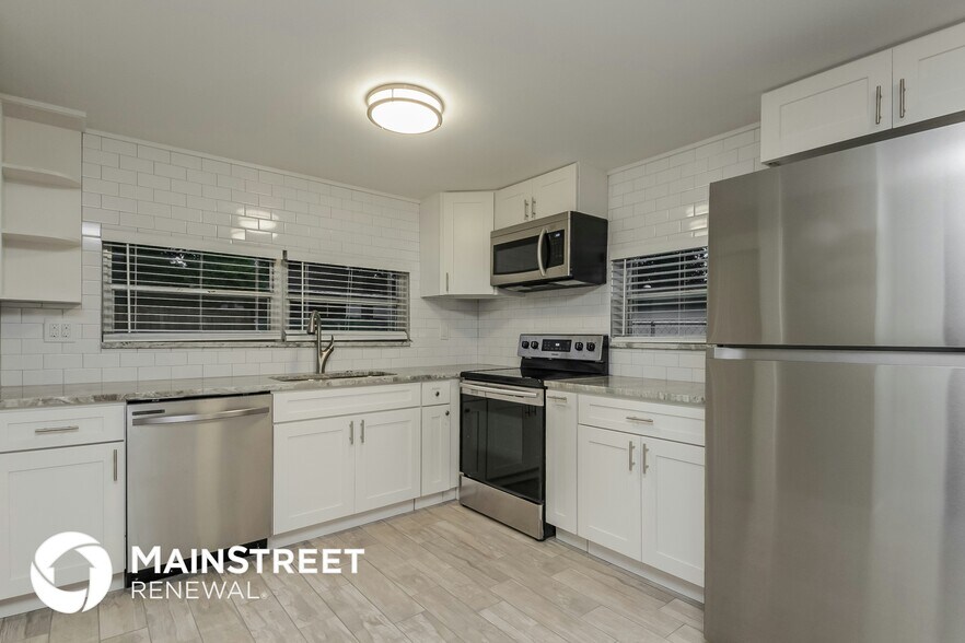 Building Photo - 1805 Simonton Ave