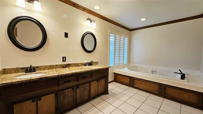 Building Photo - 1225 NW 198th St