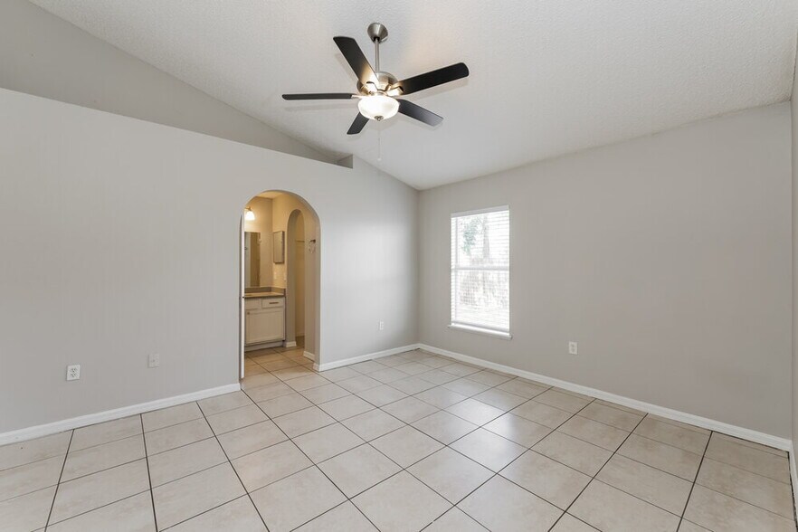 Building Photo - 6241 Perdita Ct