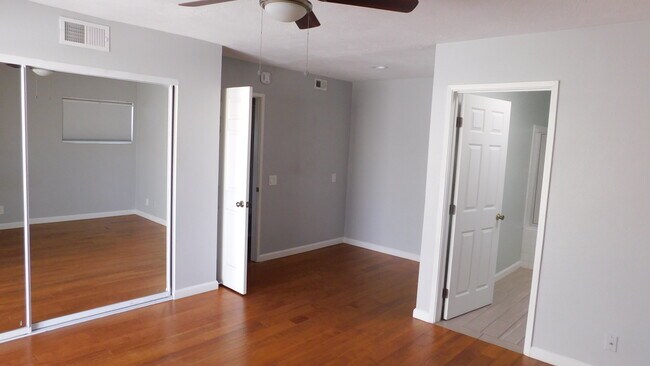 Building Photo - 74193 Santa Rosa Cir