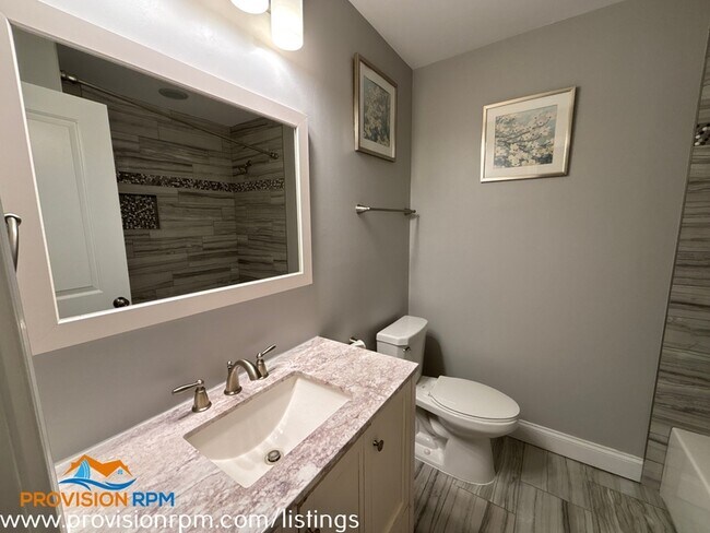 Building Photo - 625 Edwards Rd