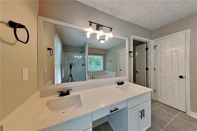 Building Photo - 2795 Kakki Ct