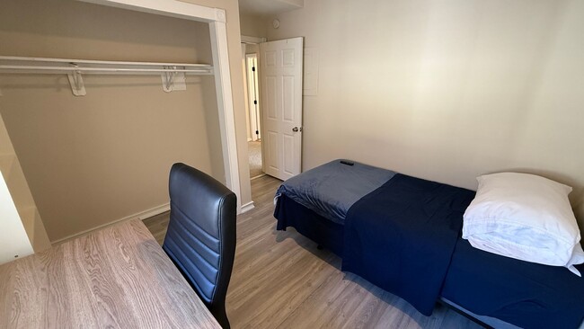 Building Photo - Modern 2-Bedroom Townhouse Condo – Water &...
