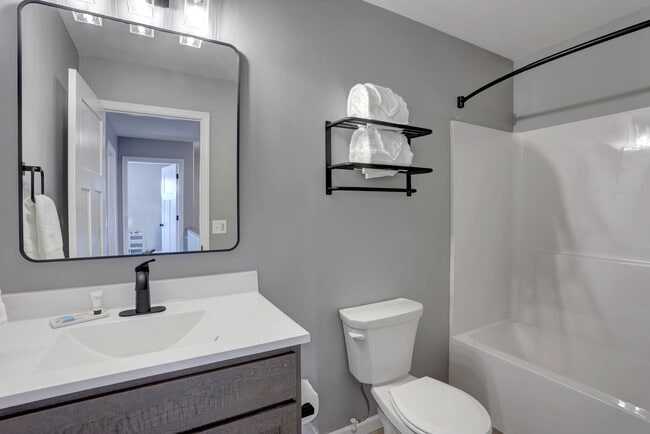 Building Photo - 100 Everglades Trl