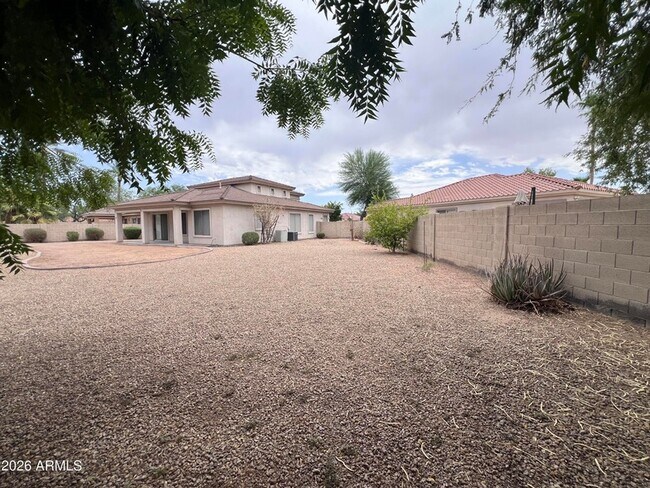 Building Photo - 218 E Sunburst Ln
