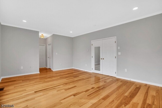 Building Photo - 48 Loft Dr