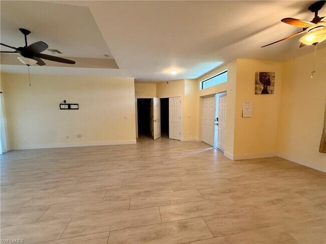 Building Photo - 5560 Belrose St