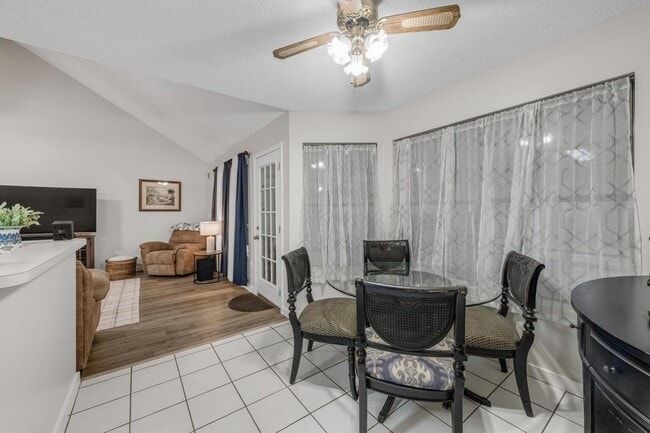 Building Photo - 6453 Garden Dr