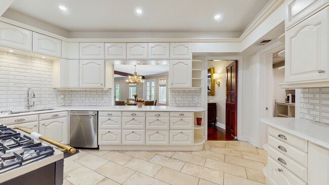 Building Photo - 570 Hathaway Cir