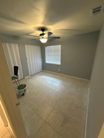 Building Photo - 421 E Sessoms Ave