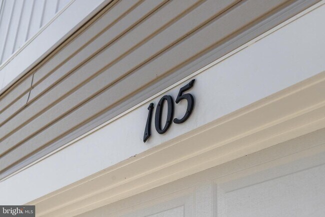 Building Photo - 105 Milburn Dr