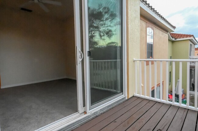 Building Photo - ~4/3~Monroe Circle~Woodwind Bay~Beautiful Town Home!