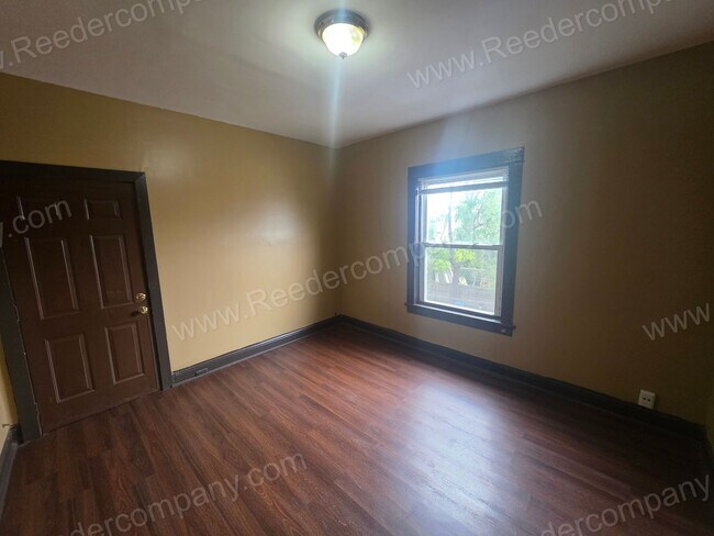 Building Photo - 4854 Tod Ave