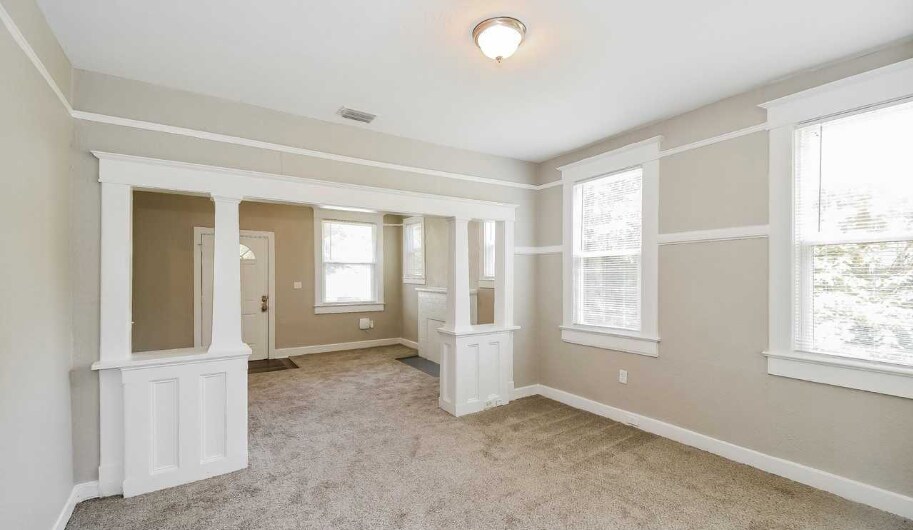 Building Photo - 9043 9th Ave