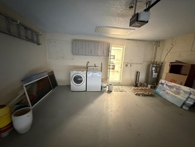 Building Photo - 3780 Amalfi Dr