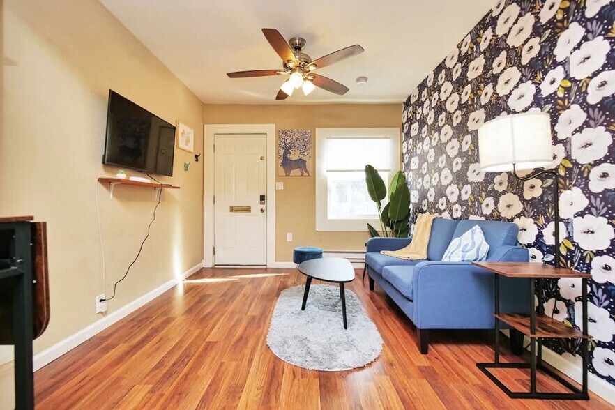 Building Photo - 2314 Bonar St