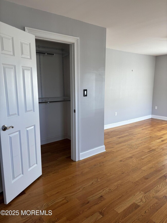 Building Photo - 112 N Broadway