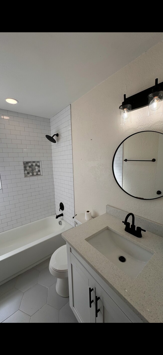 Building Photo - 4594 10th Ave N