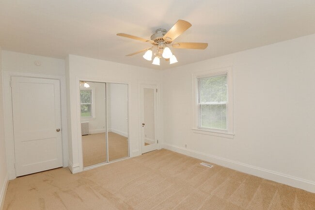 Building Photo - Beautiful Lake Home Rental in Norfolk!