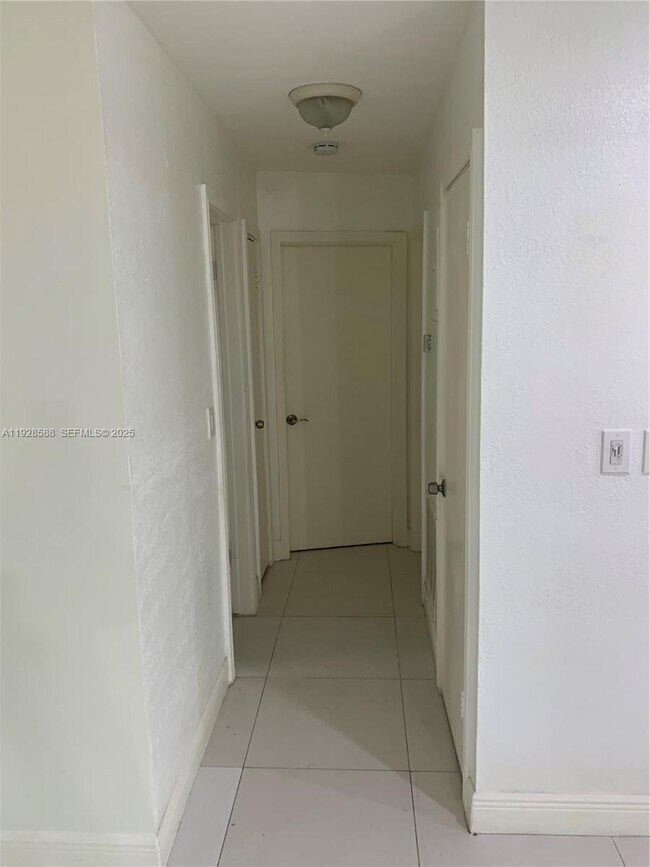 Building Photo - 14300 SW 105th Ave